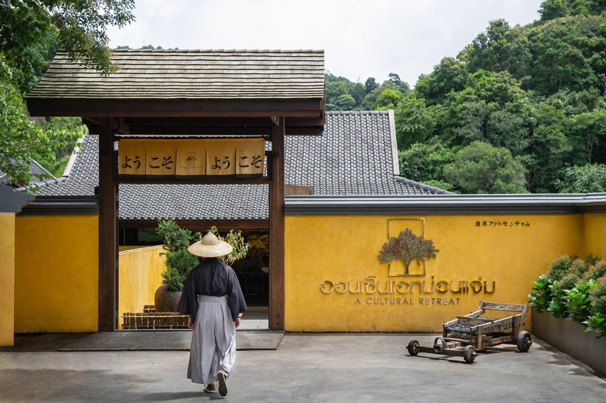 Onsen At Moncham Hotel Mae Rim Bagian luar foto